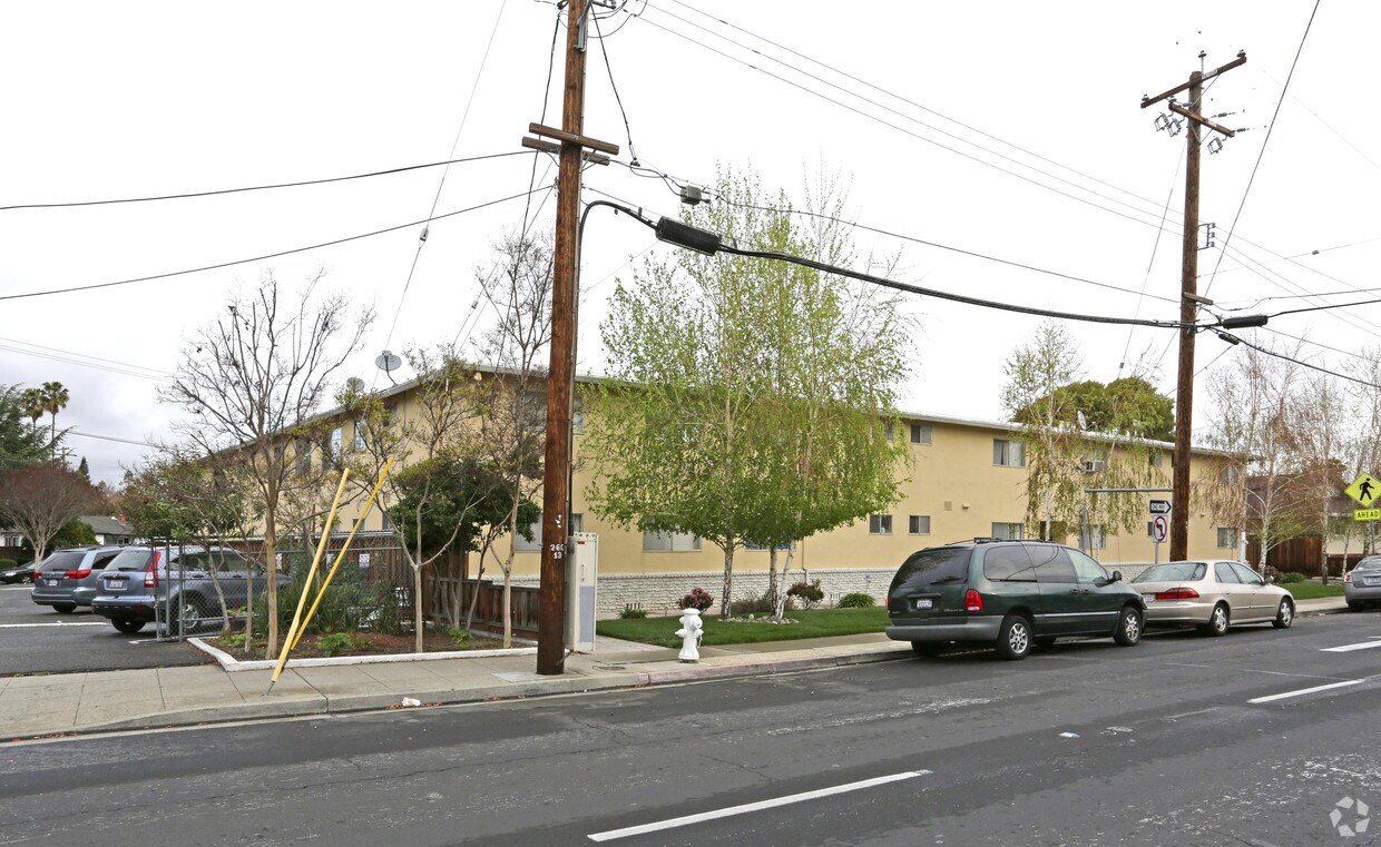 Primary Photo - 1957 Bellomy St