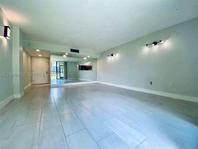 Foto del edificio - 8015 SW 107th Ave