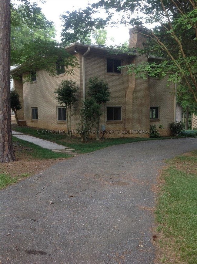 200 Sardis Rd N, Charlotte, NC 28270 Townhouse for Rent in Charlotte