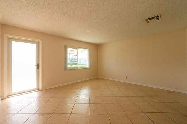 Foto del edificio - 2391 SW 13th Terrace