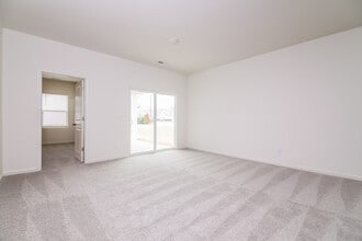 Building Photo - 3002 Winding Ridge Dr W