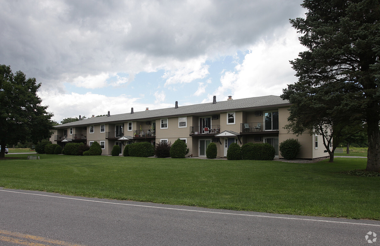 Primary Photo - New Carriage House Apartments