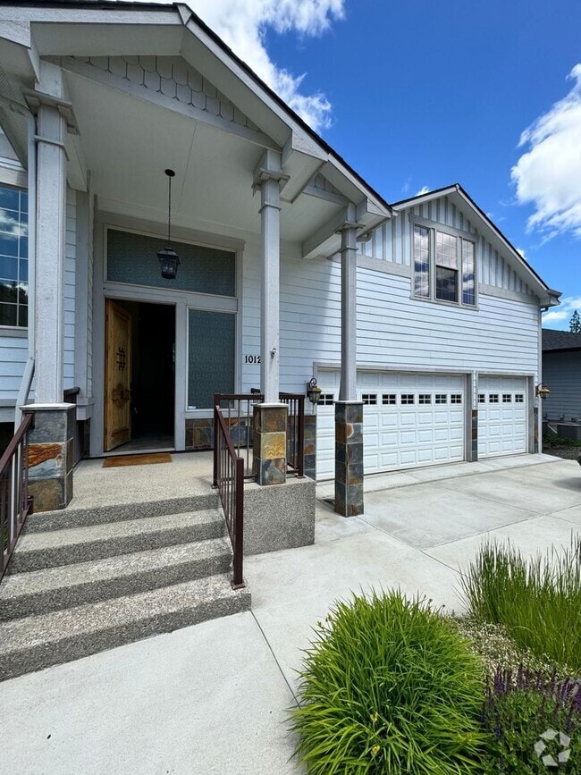 Building Photo - 1012 W Bolan Ave