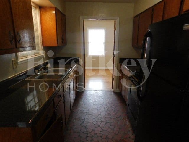 Building Photo - 2024 Janis Dr