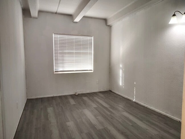 Photo - 5261 Alhambra Dr Apartment