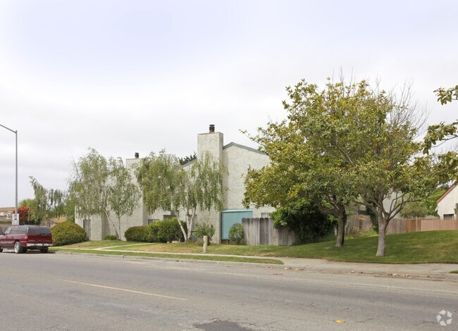 Foto del edificio - 109 San Juan Grade Rd