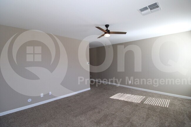 Foto del edificio - 37703 W San Ildefanso Ave