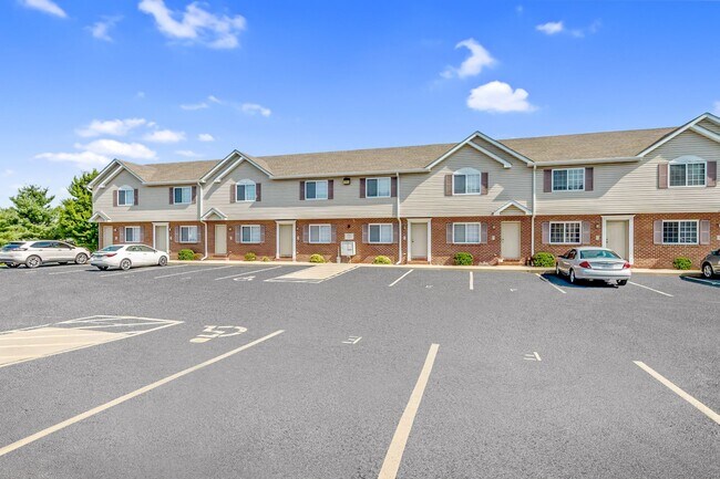 Building Photo - 760 Fountain View Dr