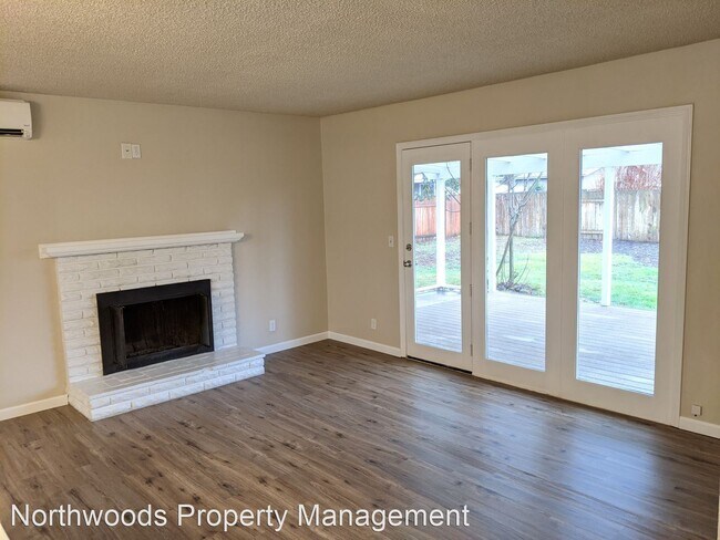 Foto del edificio - 3 br, 1 bath House - 494 Nottingham Ave
