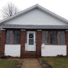 Building Photo - 2018 Kemble Ave