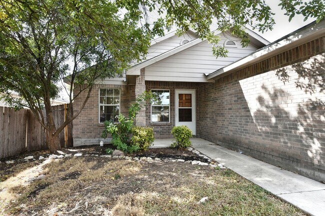 Foto del edificio - GREAT LOCATION: 1604 & SHAENFIELD  |  3 BE...