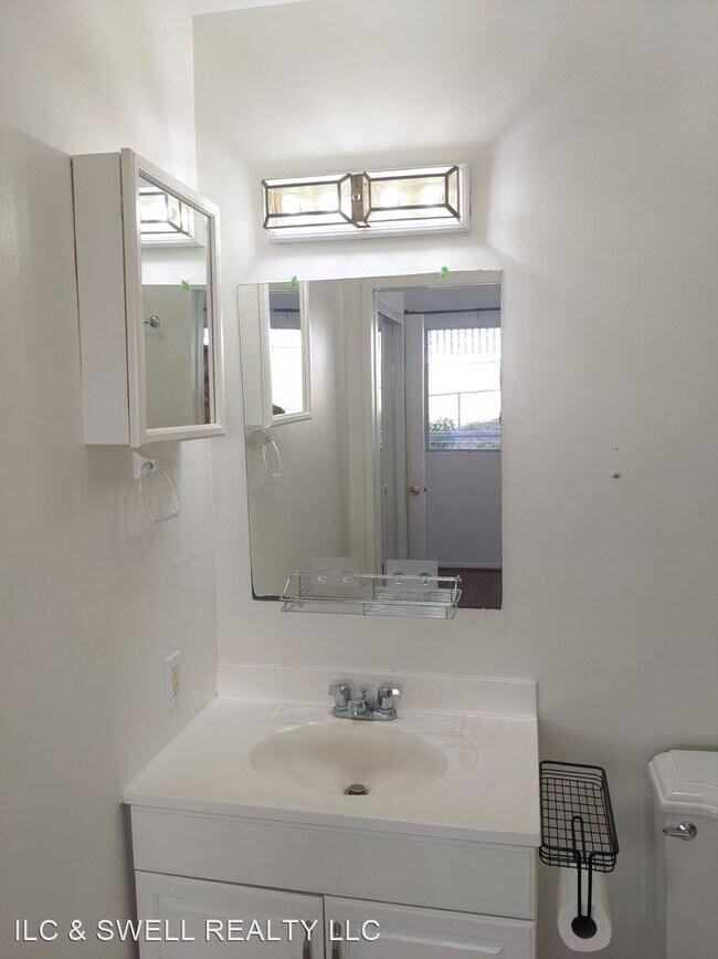 Building Photo - 1 br, 1 bath House - 1395 KALANIIKI ST.