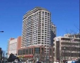 Building Photo - 807 Davis St