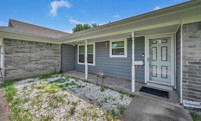 Building Photo - Charming 3-Bed, 2-Bath Home in China Sprin...