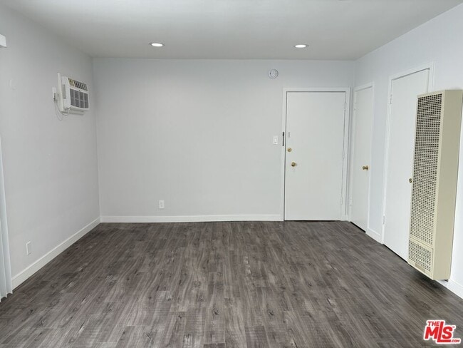 Foto del edificio - 6330 Orange St