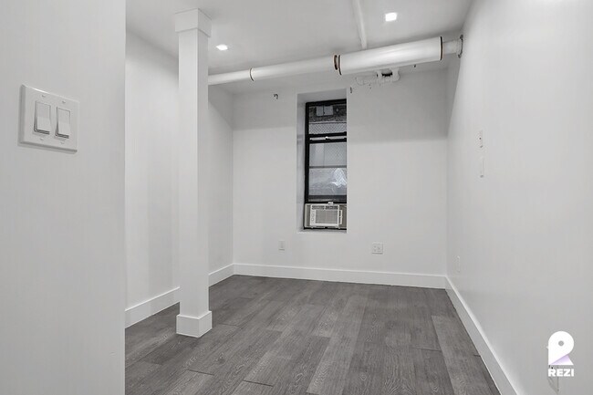 Building Photo - 36 Arden St
