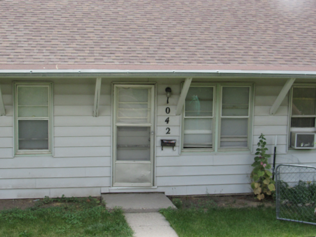 Foto del edificio - 2 Bed 1 Bath Apt.