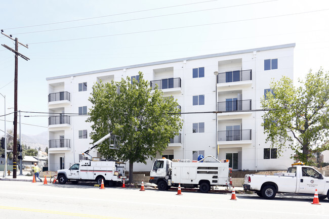 Building Photo - Glenoaks Villas at Sylmar