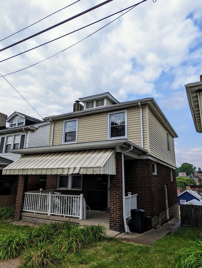 Building Photo - Updated 3 Bedroom in Dormont with AC and Fenced in Yard