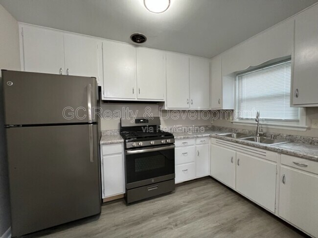 Foto del edificio - 11 Crighton Ave