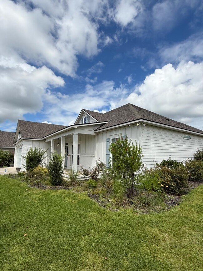 Foto del edificio - 345 Somers Ln