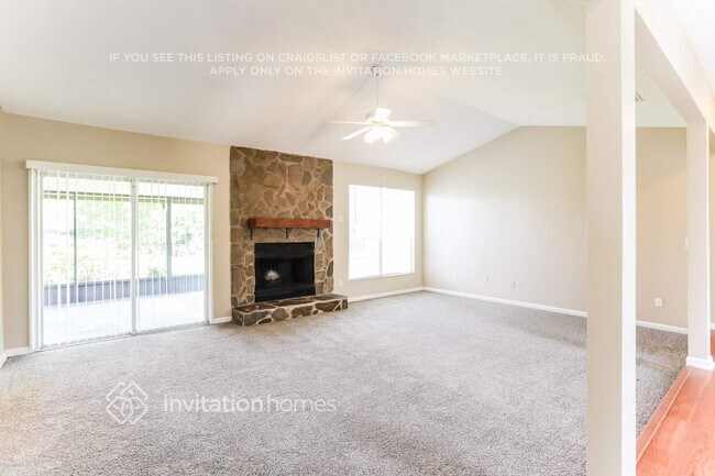 Foto del edificio - 2466 Ridgecrest Ave