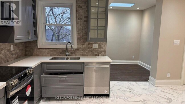 Photo du bâtiment - 615 College St