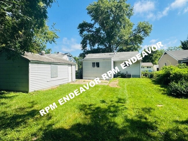 Building Photo - 3Bed/1Bath Available Now!