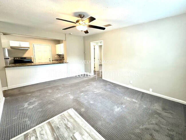 Foto del edificio - 2748 Gilmore St