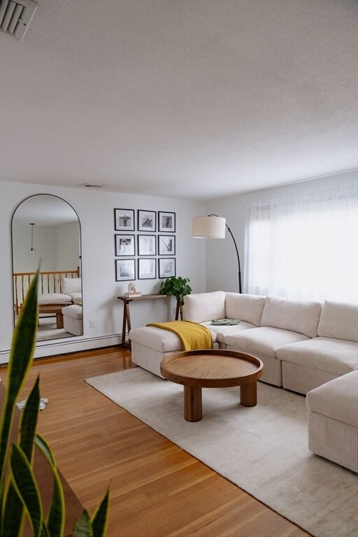 Foto del edificio - 60 Greenleaf Cir