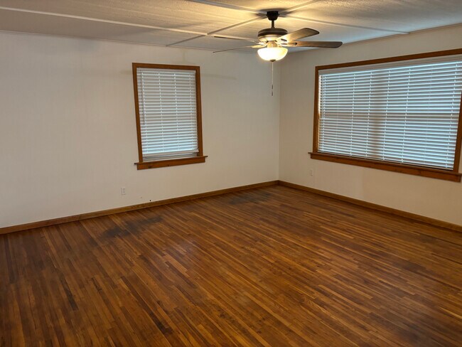 Building Photo - 9925 Muskrat Rd