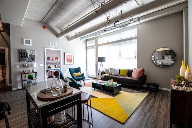 Building Photo - Southsider Apartments