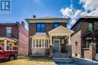 Building Photo - 338 Markham St