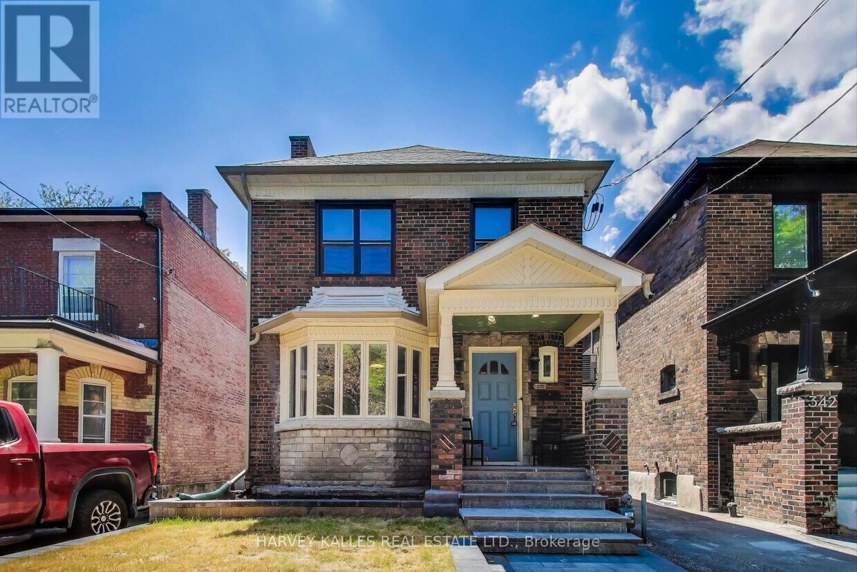 Primary Photo - 338 Markham St