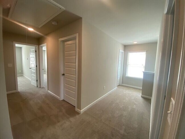 Building Photo - Welcome to Your New Home!!!!