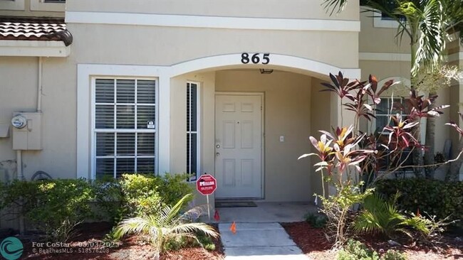 Foto del edificio - 865 Summit Lake Dr