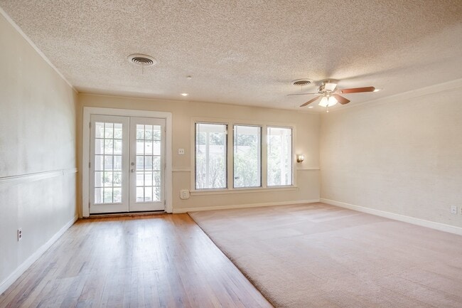 Building Photo - Pre-leasing for July!