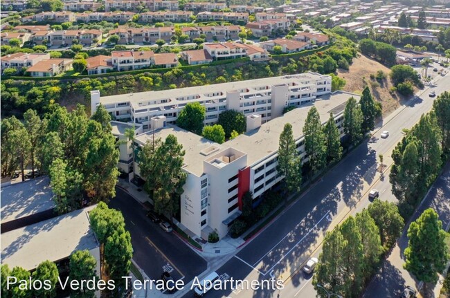 Foto del edificio - 5762 Ravenspur Dr