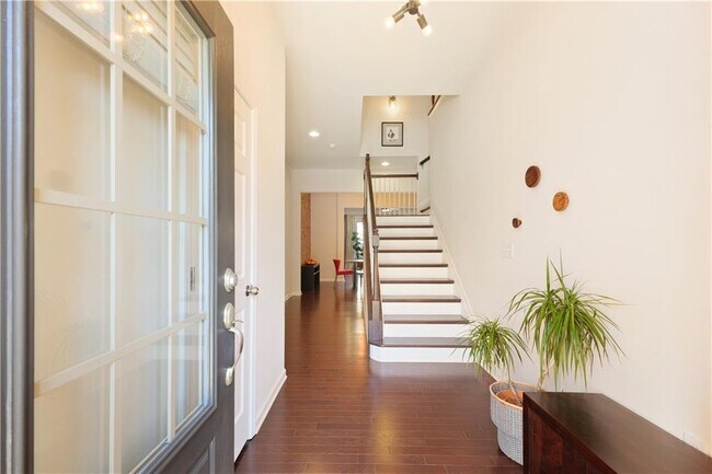 Foto del edificio - 102 Beverly Pl
