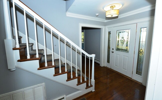Building Photo - Water View, private wooded lot on dead end...
