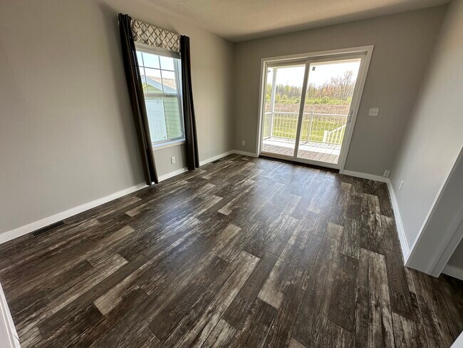 Foto del edificio - 517 Spanish Oak Ln