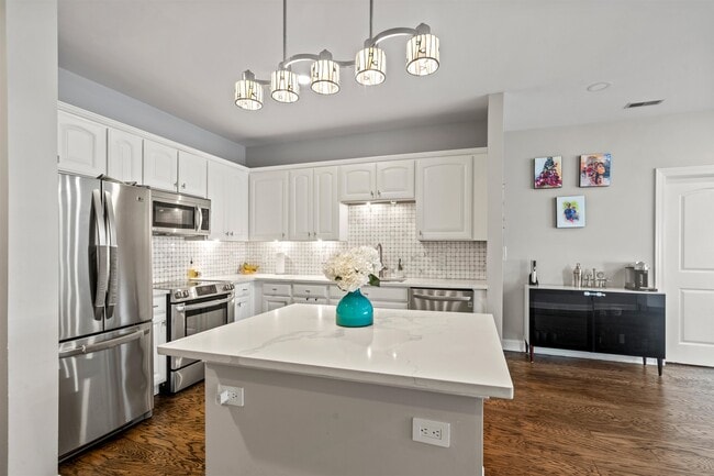 Building Photo - 22 Ave at Port Imperial