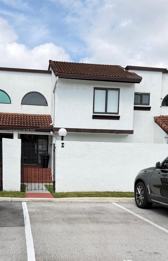 Foto del edificio - 1271 SW 124th Ct