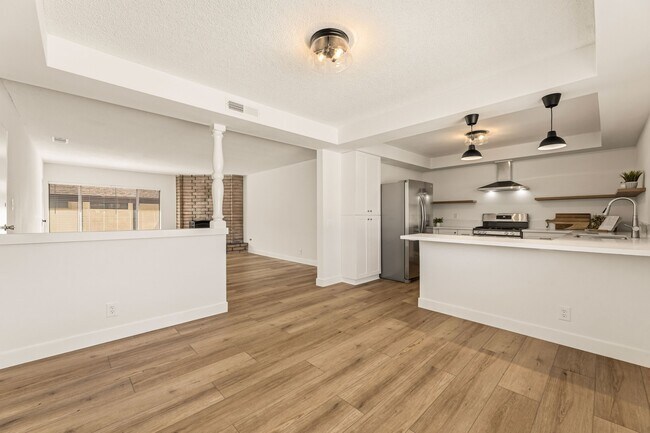 Foto del edificio - 100 N El Molino St