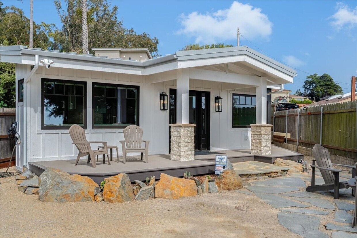 Primary Photo - NEW Bay Front House - 1 bd, 1 ba, gated en...