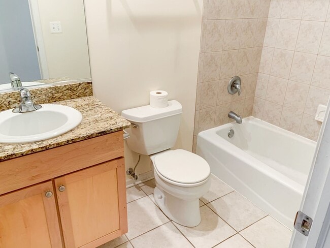 Foto del edificio - 2510 N Southport Ave