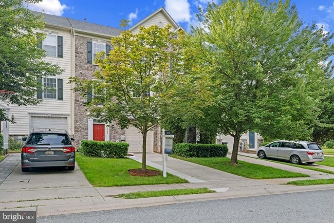 Building Photo - 10745 Hillingdon Rd