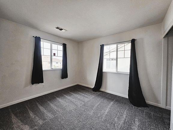 Foto del edificio - 5285 Sungrove Way