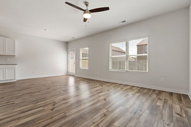 Building Photo - 5615 Cheshire Cove Pl