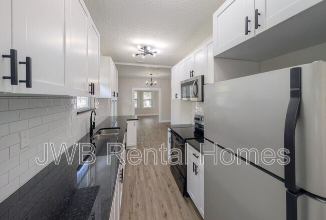 Building Photo - 3028 Green St